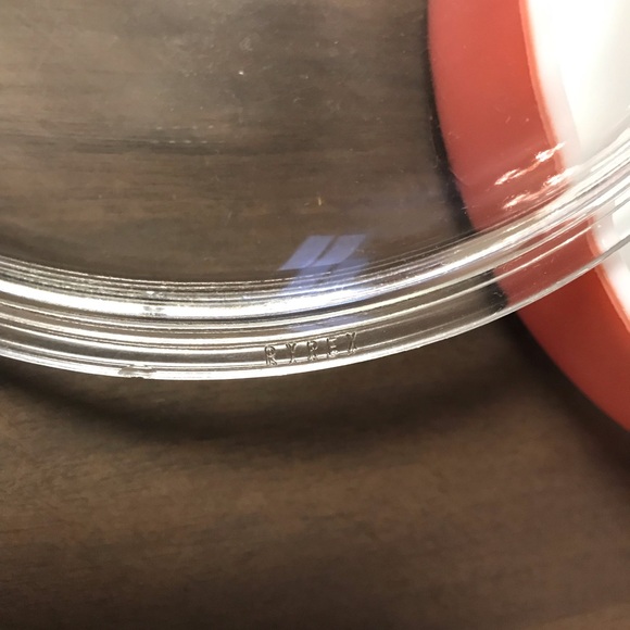 Pyrex Vintage Pink Flamingo Casserole Dish with Glass Lid - Picture 11 of 11